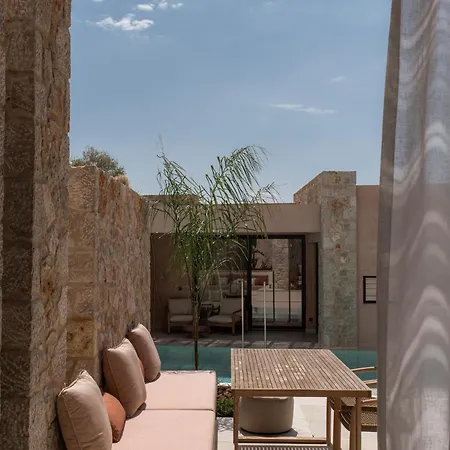 Bed & Breakfast Ninemo Village *