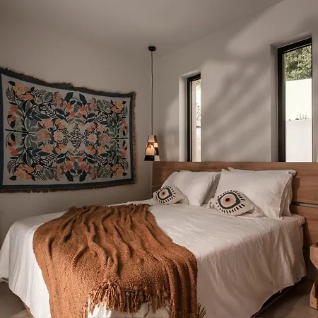 Bed & Breakfast Ninemo Village *