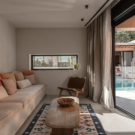 Bed & Breakfast Ninemo Village *